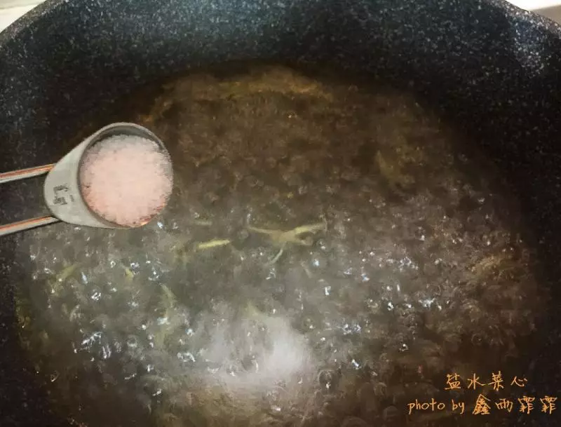 青菜別再炒著吃了,教你做鹽水菜心,味道更清爽,營養流失更少