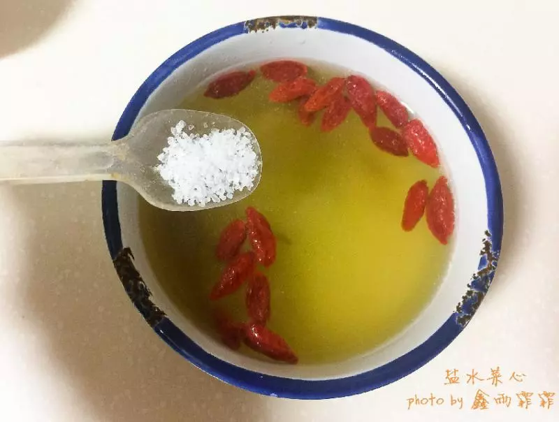 青菜別再炒著吃了,教你做鹽水菜心,味道更清爽,營養流失更少