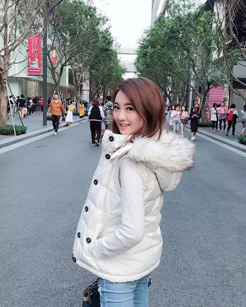 運動女孩超清新!甜系女友「岑紫生」白皙稚嫩身材姣好,水下驚見美女也能戀愛噴發!