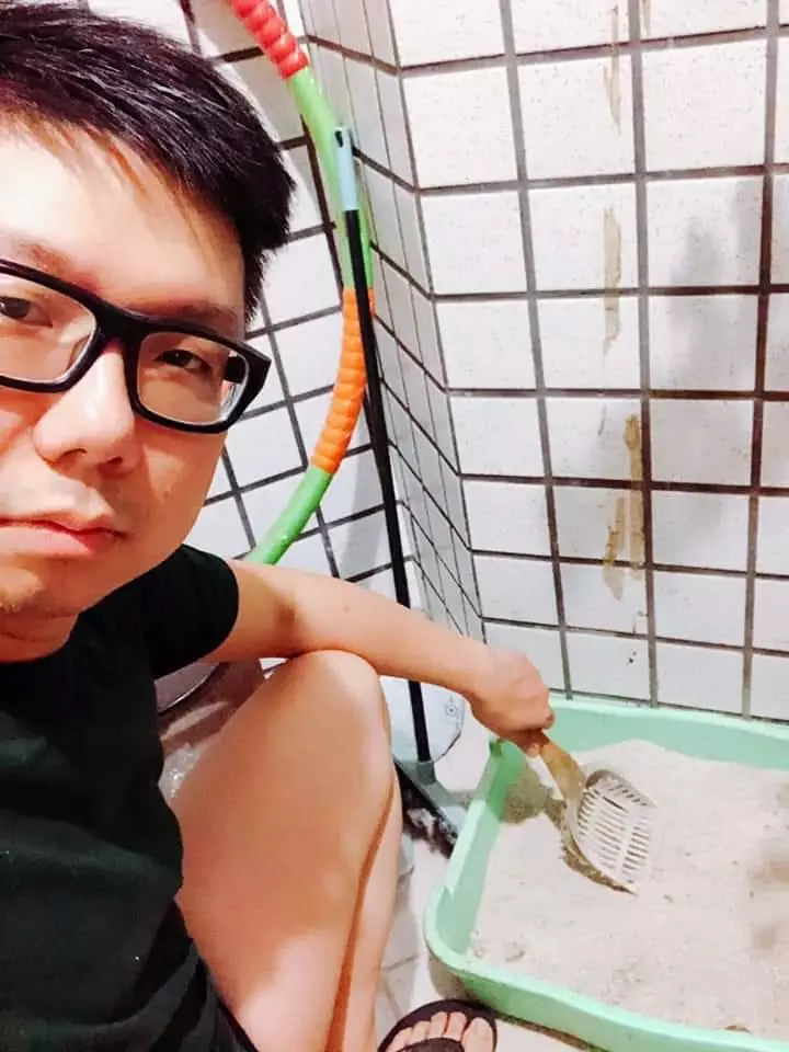 有沒有跟我一樣睡覺不知要怎麼睡覺的,我找不到比我老公睡姿還差的,他不信哪有每個人睡姿都這麼好
