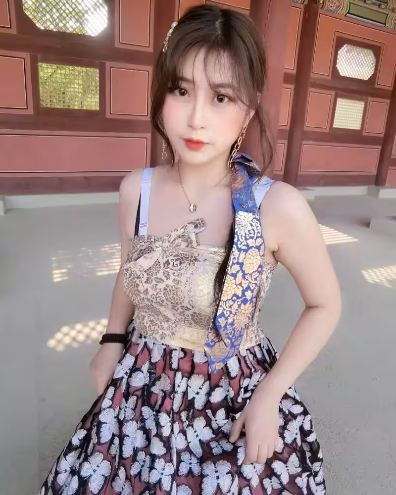 純天然的果然好厲害~強大正妹「Yumi.k」崇尚自然弧度,每次出遊都好吸睛!
