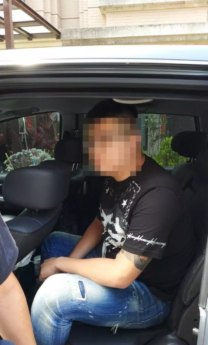正港兄弟網上嗆館長 涉多項不法被蒐報逮進警局送辦 - 社會 - 自由時報電子報