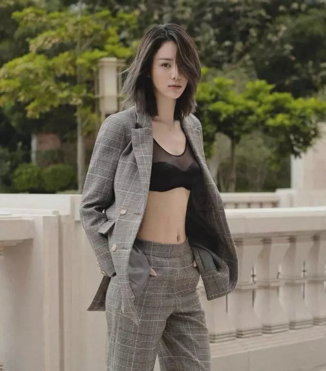 恭喜恭喜!林峰與34D魔鬼身材中國女模簽字結婚了!