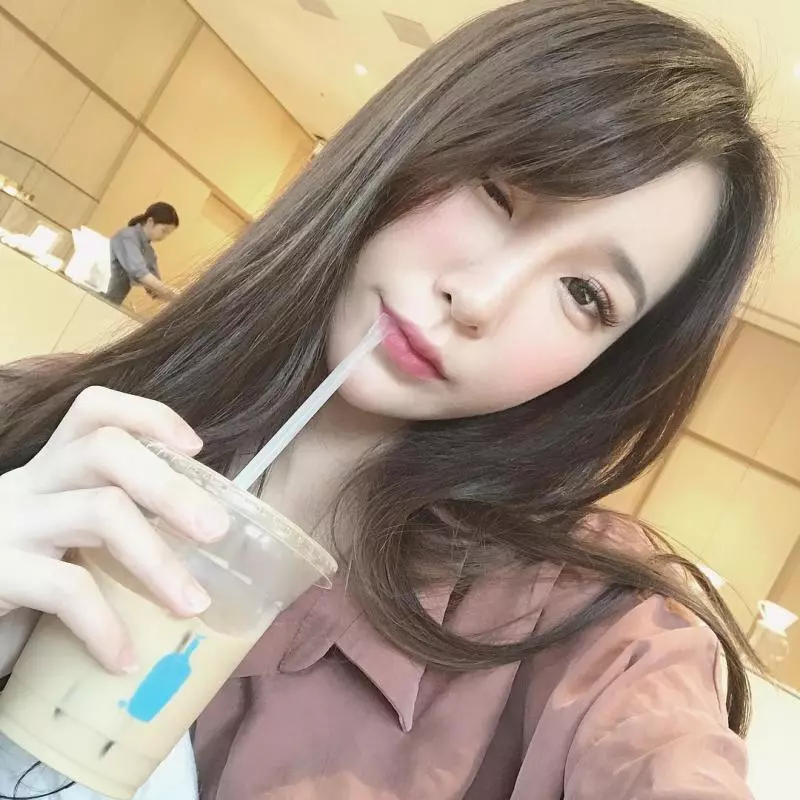 根本台灣維納斯!甜美模特「余納斯」水汪大眼無辜惹人愛,火辣曲線眷顧著所有粉絲!