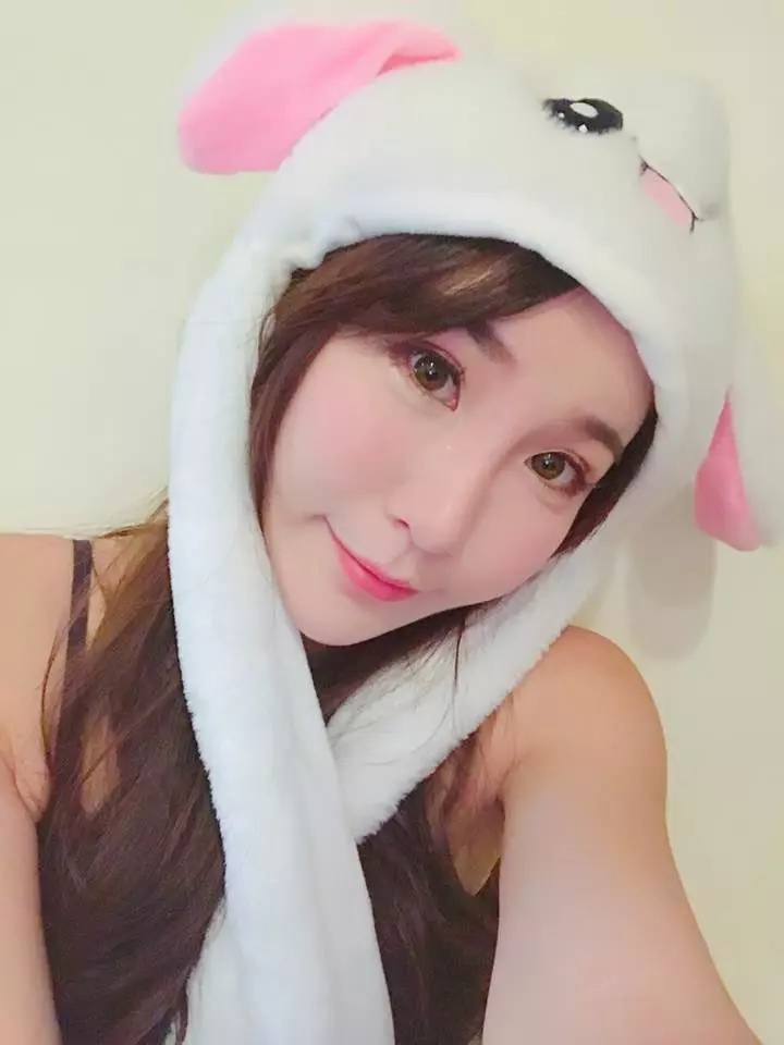 根本台灣維納斯!甜美模特「余納斯」水汪大眼無辜惹人愛,火辣曲線眷顧著所有粉絲!