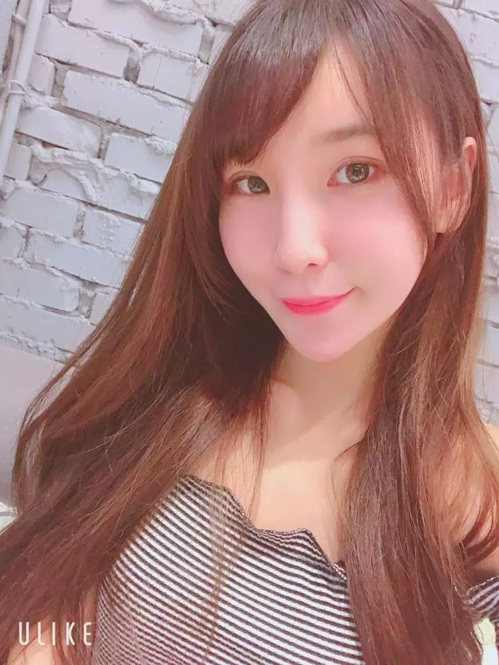 根本台灣維納斯!甜美模特「余納斯」水汪大眼無辜惹人愛,火辣曲線眷顧著所有粉絲!