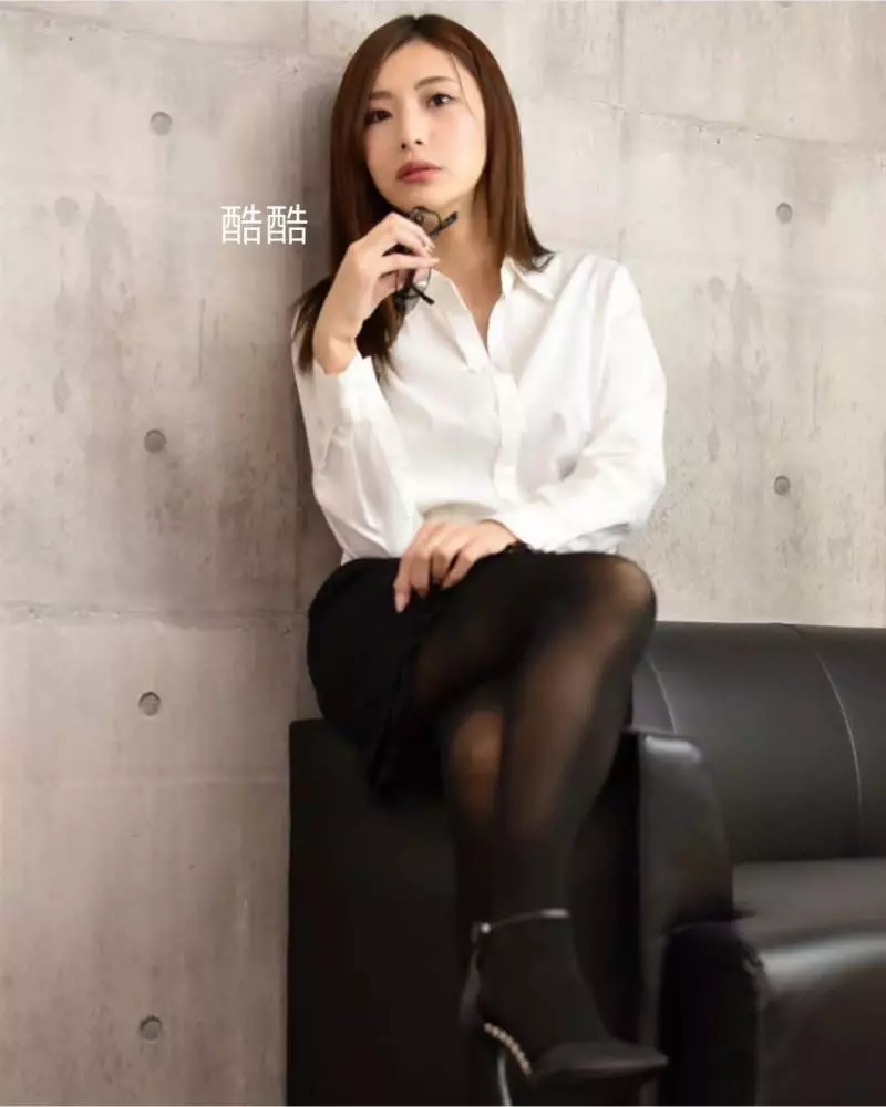 日本妹千夏在家的裝扮,網友發言我要做那助理
