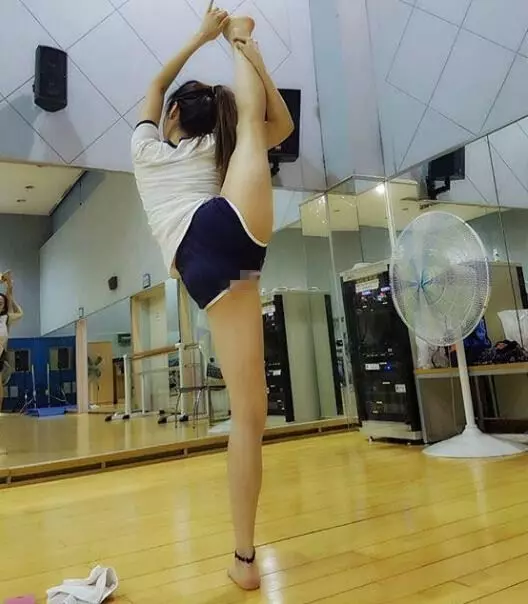 韓國大學女神曬健身照,估計看到第四張的時候,99%的人都會愛上了她。。。。。。你確定是在健身?