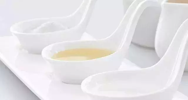 再這樣喝水,小心親手毀掉自己的腎,喝水有「3不12要」,做對遠離醫生,腎病不來擾!