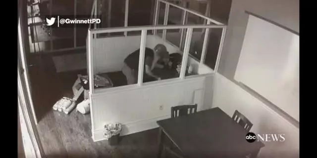 淡定小偷進屋偷竊3小時,還在失主家享受悠閒的咖啡時光 !