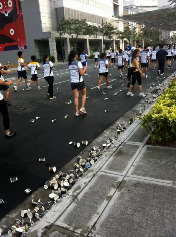 25張證明「你活在世界上就只剩下矛盾」的一眼就看得出超級諷刺圖。