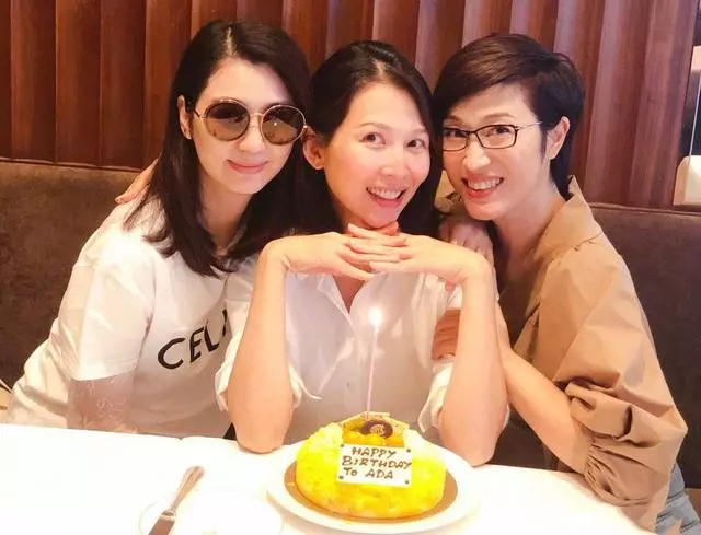 陳法蓉洪欣提前慶生,兩人都是十月份生日,照片被批P圖技術太差了!