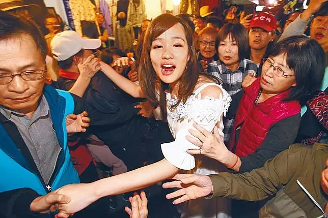超級助選員 藍盼冰旋風再現