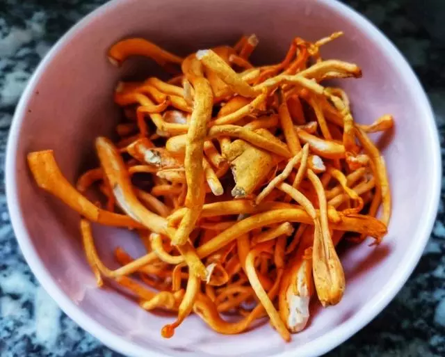 燉雞湯,最忌直接燉!飯店大廚:多加一步,雞肉香嫩無腥味
