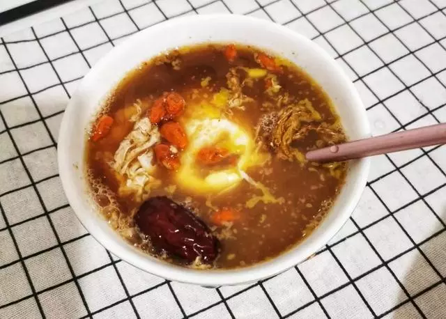 紅糖雞蛋水,女生要多喝,隔三差五來一碗,臉色紅潤還養顏