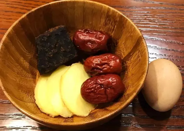 紅糖雞蛋水,女生要多喝,隔三差五來一碗,臉色紅潤還養顏