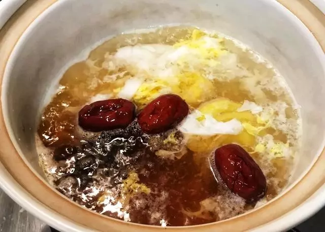 紅糖雞蛋水,女生要多喝,隔三差五來一碗,臉色紅潤還養顏