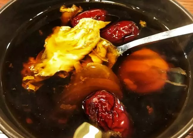 紅糖雞蛋水,女生要多喝,隔三差五來一碗,臉色紅潤還養顏