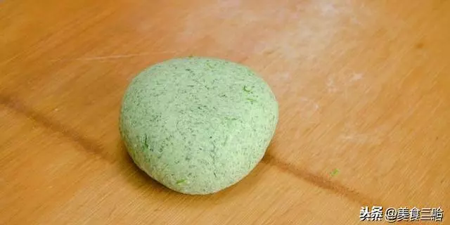用菠菜做面居然這麼好吃,不用榨汁,酸辣清口,好吃到給肉都不換