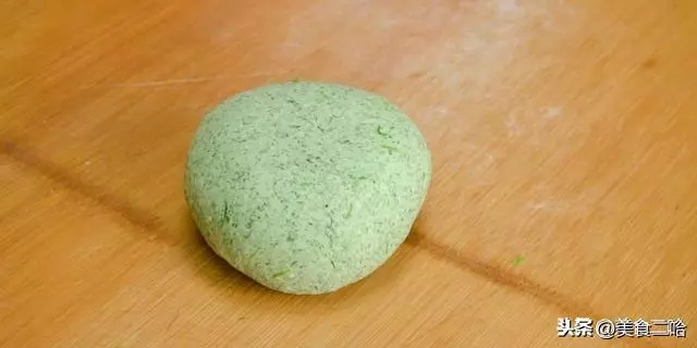 用菠菜做面居然這麼好吃,不用榨汁,酸辣清口,好吃到給肉都不換