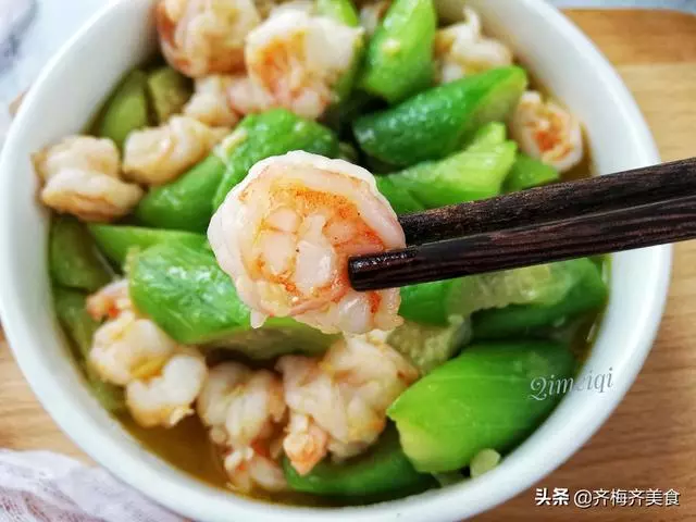 晚餐不知道吃啥?這道菜簡單快手,葷素搭配營養均衡,10分鐘上桌