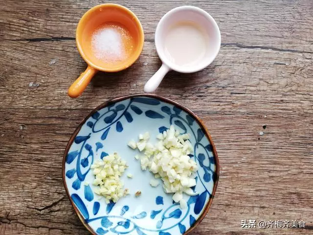 晚餐不知道吃啥?這道菜簡單快手,葷素搭配營養均衡,10分鐘上桌