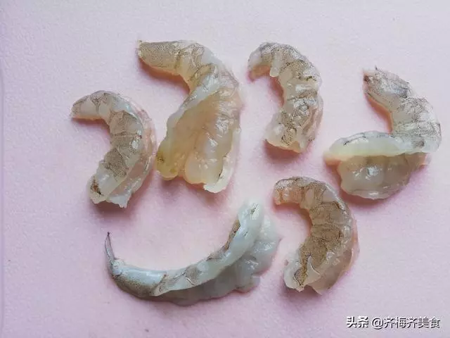 晚餐不知道吃啥?這道菜簡單快手,葷素搭配營養均衡,10分鐘上桌