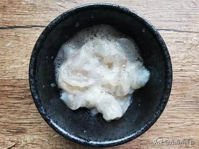 晚餐不知道吃啥?這道菜簡單快手,葷素搭配營養均衡,10分鐘上桌