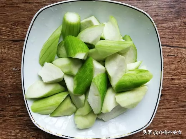 晚餐不知道吃啥?這道菜簡單快手,葷素搭配營養均衡,10分鐘上桌