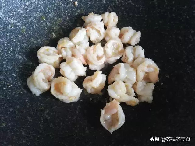 晚餐不知道吃啥?這道菜簡單快手,葷素搭配營養均衡,10分鐘上桌