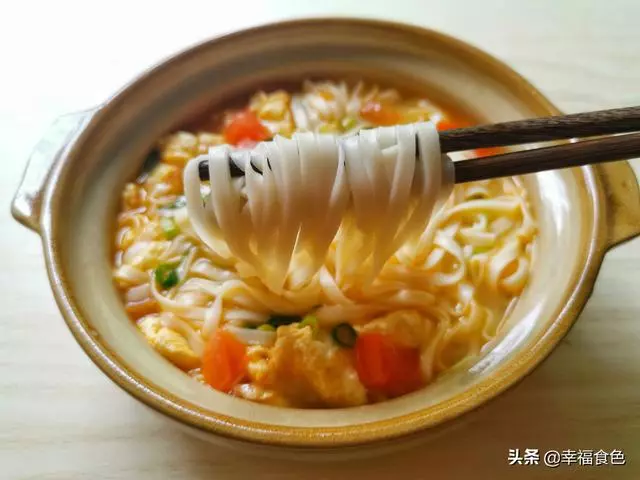 麵條這樣做,很多人都喜歡,簡單又快手,而且吃不膩