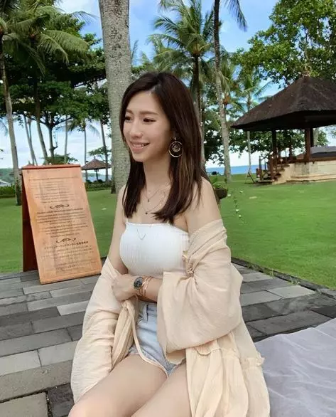 必須即刻入主!LEXUS「氣質業助」蔡芳婷出國度假大曬火辣身材!