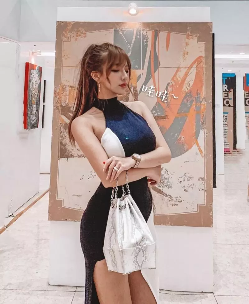 氣質滿分的Dora, 畫面太美了~