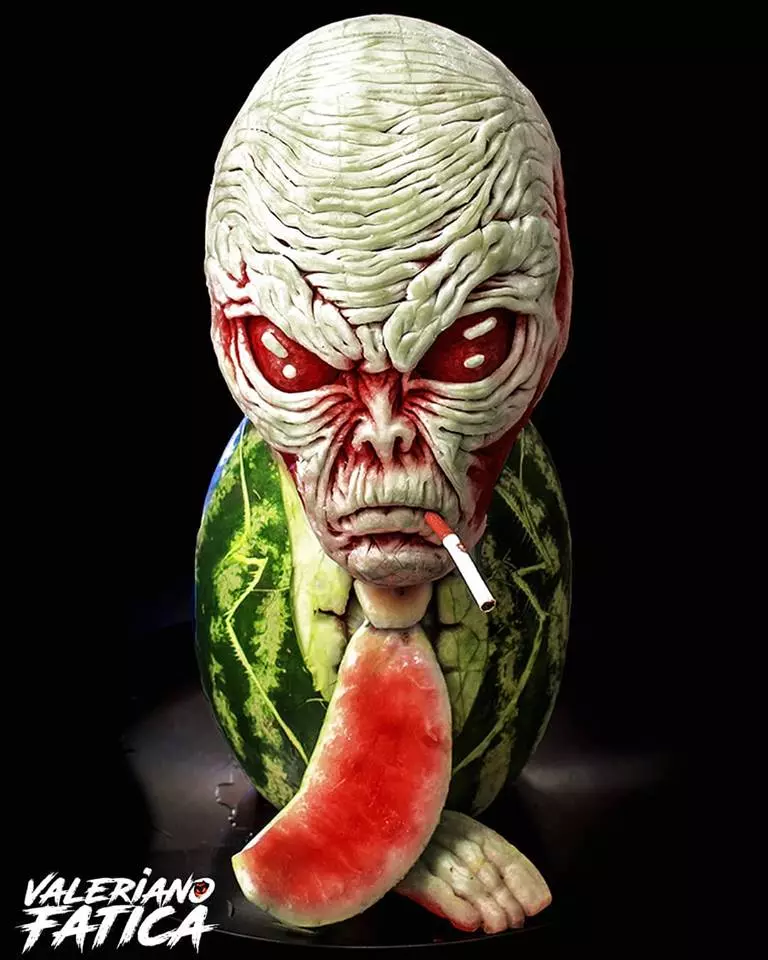 精細到恐怖!職人手工西瓜雕刻藝術逼真到你看完就不會想吃了!