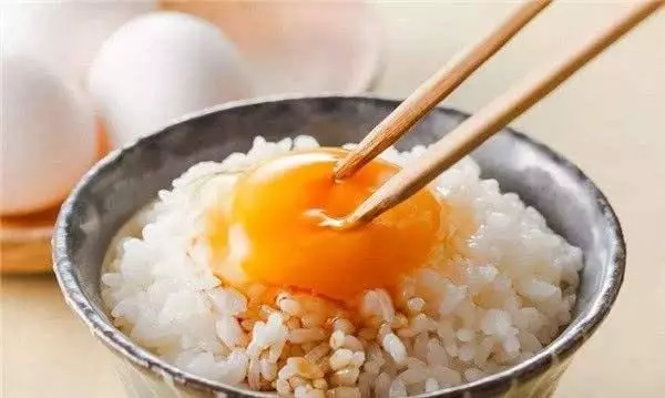蛋清健康、蛋黃營養高?營養師提醒:膽囊炎患者、過敏人群要注意