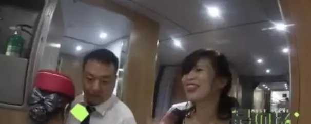 女子上廁所使高鐵迫停,乘務員臉都黑了,一般人真幹不出來!