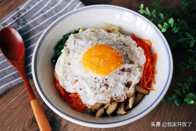 這飯拌一拌就上桌,比燜飯好吃,比煲仔飯簡單,熱量低,懶人必學