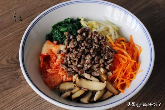 這飯拌一拌就上桌,比燜飯好吃,比煲仔飯簡單,熱量低,懶人必學
