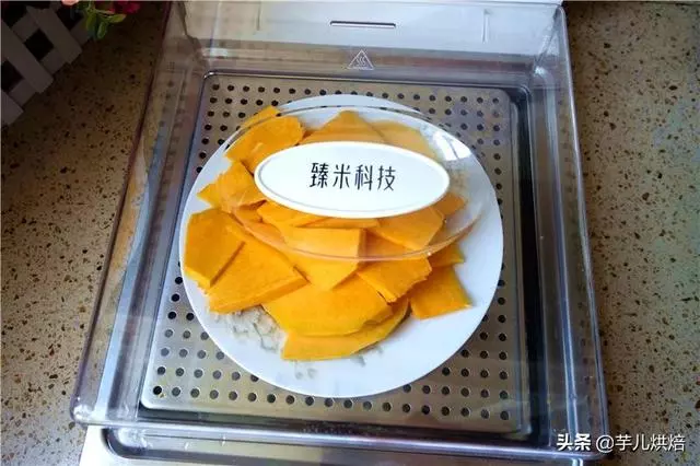 教你不用發麵的南瓜饅頭做法,不加一滴水,鬆軟香甜,比麵包好吃