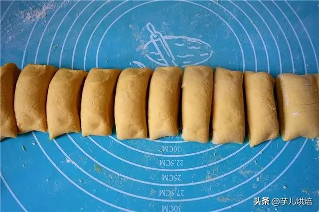 教你不用發麵的南瓜饅頭做法,不加一滴水,鬆軟香甜,比麵包好吃