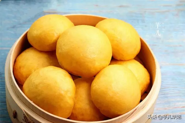教你不用發麵的南瓜饅頭做法,不加一滴水,鬆軟香甜,比麵包好吃