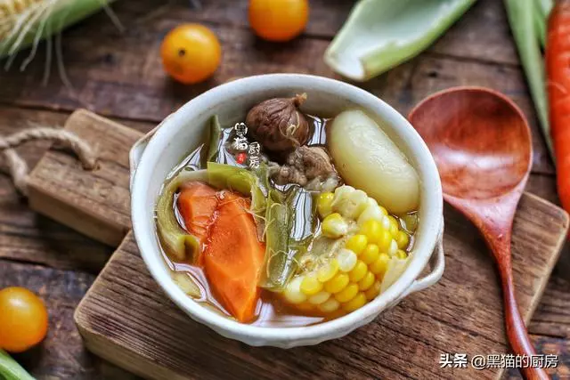 秋燥多喝湯,清潤又滋養,7道廣東家常湯,飯前飯後喝都合適