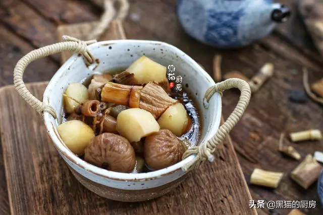 秋燥多喝湯,清潤又滋養,7道廣東家常湯,飯前飯後喝都合適