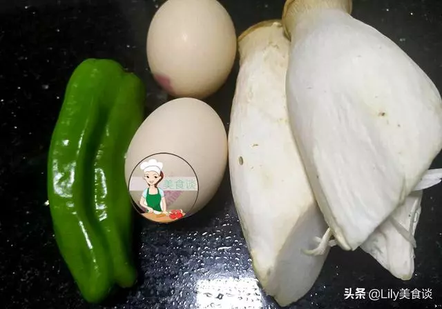這三樣菜一起炒,實在太鮮美了,隔三差五做給孩子吃,營養又美味