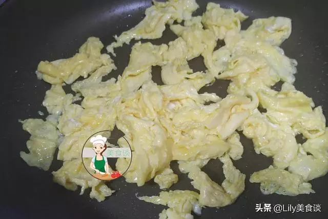 這三樣菜一起炒,實在太鮮美了,隔三差五做給孩子吃,營養又美味
