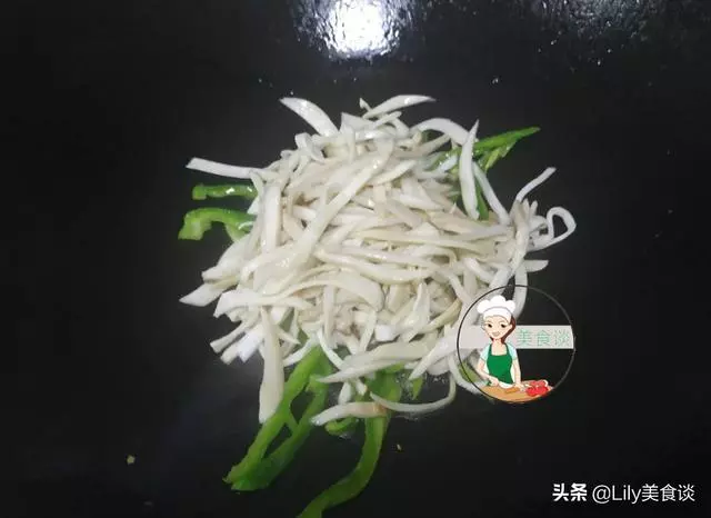 這三樣菜一起炒,實在太鮮美了,隔三差五做給孩子吃,營養又美味