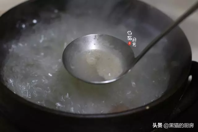 燉湯店老闆說蓮藕綠豆湯加了它,益氣健脾,味道還特別香,快試試