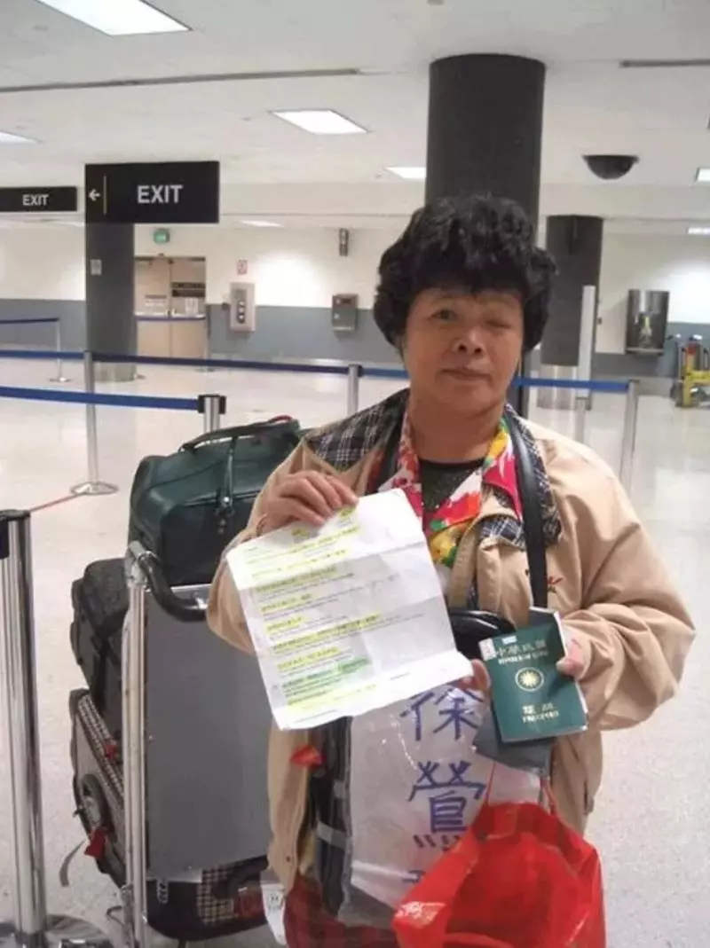 母愛闖天涯!台灣阿嬤「為幫女兒坐月子」轉4班機到委內瑞拉 「三語小抄緊握在手」不敢丟網友淚崩。