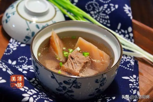 6道用電飯鍋燉的湯,把食材放鍋里,一鍵即成,秋天乾燥要多喝湯