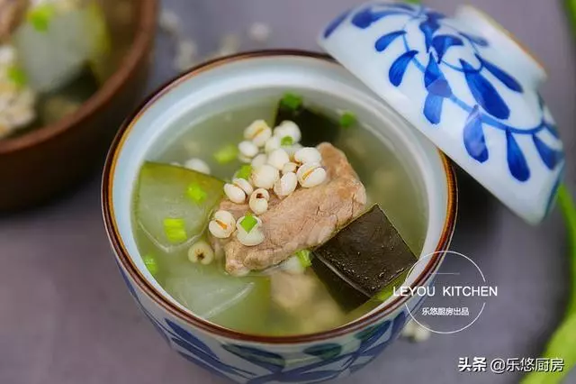 6道用電飯鍋燉的湯,把食材放鍋里,一鍵即成,秋天乾燥要多喝湯
